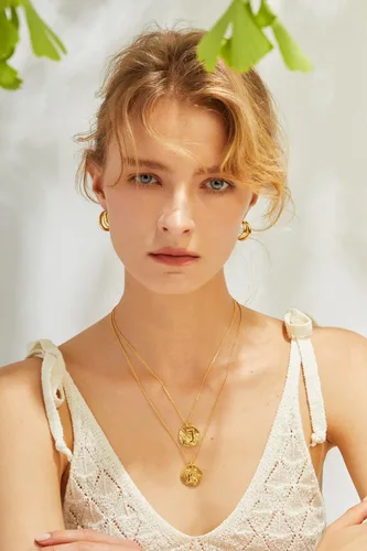 Vista 7 de Collar delicado con inicial, chapado en oro de 14 quilates, collar de oro con inicial de moneda para mujer
