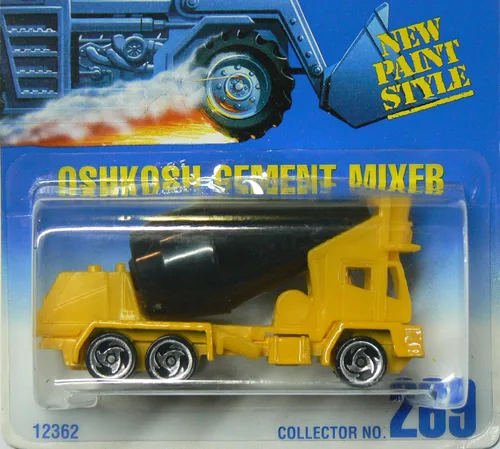 Vista 2 de Hot Wheels Mezclador de cemento Oshkosh #269 con tanque negro y ruedas de afeitar de 3 radios