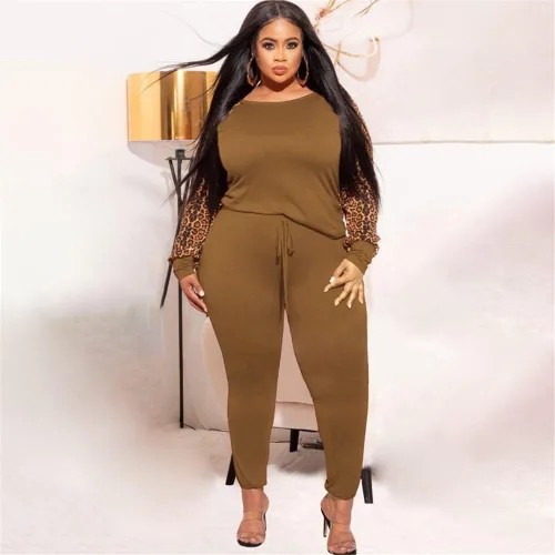 Vista 3 de MRSFITOK Plus Size Leopard Print 2 Piece Outfit for Women Sweatsuits Sets Tops and Sweatpans Sweatsuits Tracksuits