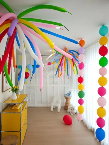 Vista 2 de 260 globos negros, 100 globos largos para construir arcos de globos, globo de látex delgado para modelar guirnaldas de animales y decoraciones