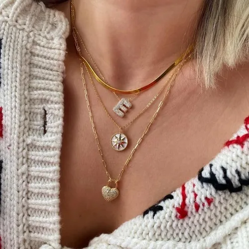 Vista 8 de Elizz Jewels Collar con inicial de letra CZ de burbuja, dije con nombre con dije del alfabeto, collar de globo de circonita cúbica brillante