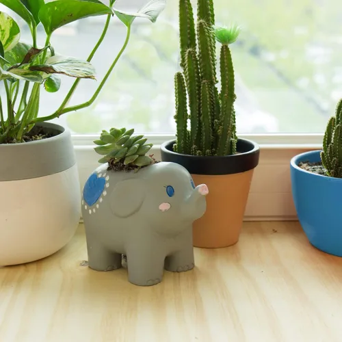 Vista 4 de Creative Roots Pinta tu propia maceta de elefante por Horizon Group USA Toy