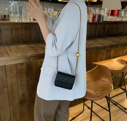 Vista 8 de Riñonera para mujer, mini bolsa cruzada Y2K, accesorios para cinturón para mujer, a la moda, Negro