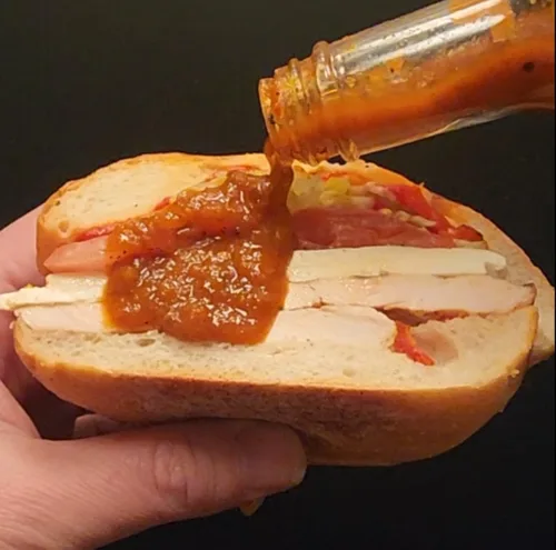 Vista 4 de Coney Island Saucery - Trailer Park Boys - Ricky's Smokes Let's Go Hot Sauce