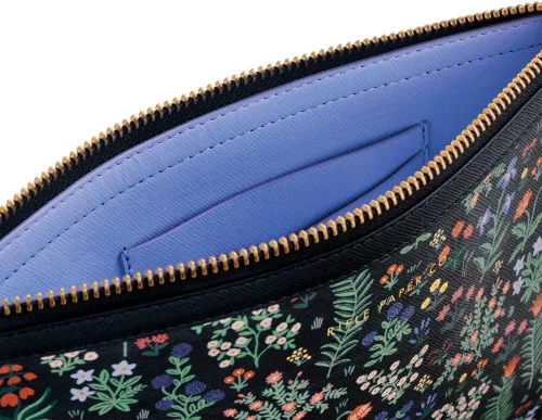 Vista 3 de Garden Menagerie Clutch por Rifle Paper Co.