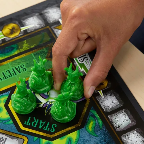 Vista 3 de Hasbro Gaming Lo siento! Juego de mesa: Edición de villanos de Disney para niños, juegos familiares para mayores de 6 años (exclusivo de Amazon)