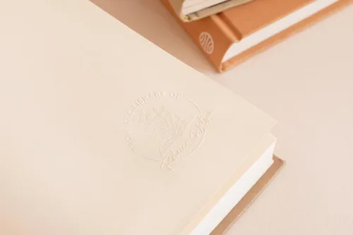 Vista 10 de Grabador de libros personalizado de The Library of Sello Ex Libris Sello floral para libros personalizados Personaliza tu nombre y diseño