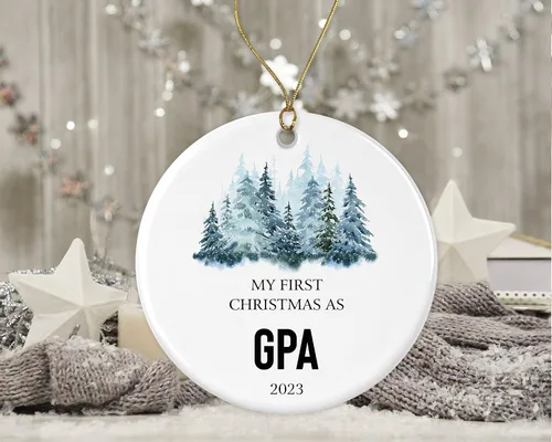 Vista 3 de My First Christmas As GPA 2023 Adorno redondo para árbol de Navidad, regalos para GPA, recuerdo de nietos, adorno de árbol de Navidad de cerámica