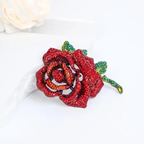 Vista 4 de Elegante broche de flores de rosas con diamantes de imitación para mujeres y hombres, pin de solapa floral de cristal vintage, elegante ramillete