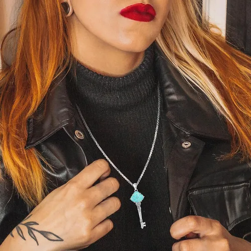 Vista 131 de Collar de pentagrama de plata de ley con triple luna, diosa celta, nudo celta, nudo de brujas, Ankh, sol y luna, Hécate, lilith, Santa Muerte