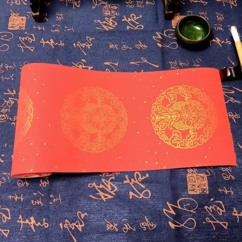 Vista 2 de KYMY Rollo de papel Xuan rojo chino, Festival de Primavera Asiático Caligrafía en Blanco Papel de Arroz - 6.7 in x 65.6 ft, doble puerta de pez