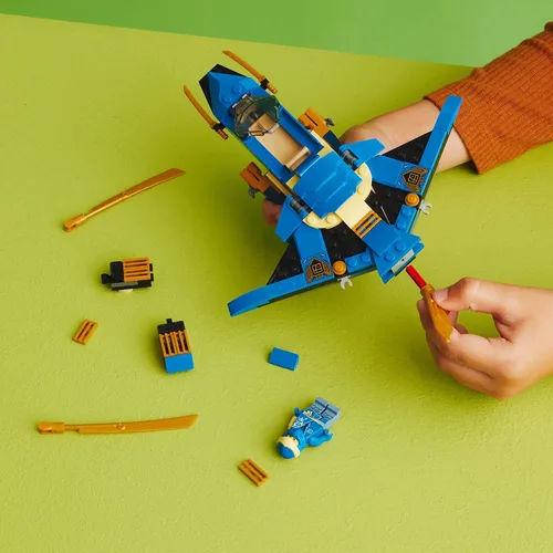 Vista 3 de LEGO NINJAGO Jay’s Lightning Jet EVO 71784, Avión de Juguete Actualizable, Set de Construcción de Avión Ninja, Idea de Regalo de Cumpleaños