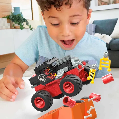 Vista 2 de MEGA Hot Wheels Monster Trucks Set de Construcción de Vehículos Juguetes, Carrera de Choques y Destrucciones Bone Shaker con 151 Piezas, 1 Mini