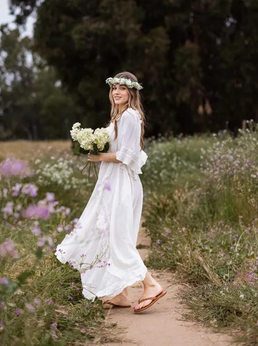 Vista 6 de Vividsun Diadema de flores bohemias, guirnalda floral, corona, boda, festival, fiesta, tocado (rosa blanca pequeña)