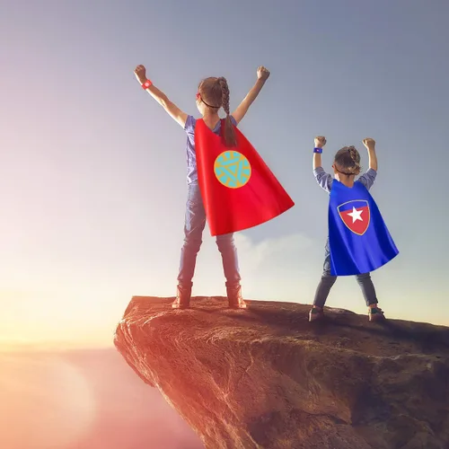 Vista 7 de Roko Juguetes para niños de 3 a 10 años, capas de superhéroes para niños, disfraces de dibujos animados, suministros de fiesta, regalos de Navidad