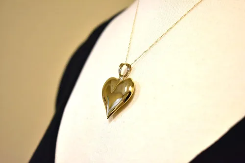 Vista 6 de CKL International - Colgante de oro amarillo de 14 quilates con forma de corazón hinchado en 3D