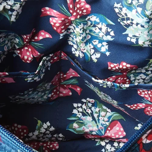 Vista 5 de Vera Bradley - Bolsa cruzada de algodón para mujeres en movimiento