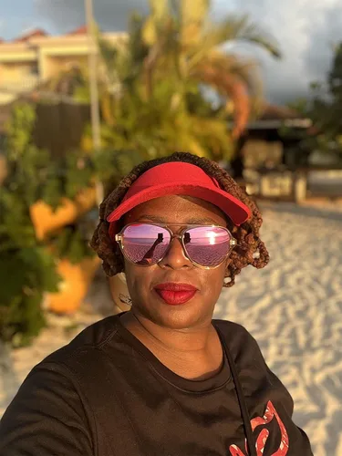 Vista 6 de Regilt Lightweight Sun Visors for Women, Adjustable Men's and Women's Sun Protection Solid Sports Visors