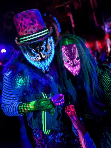 Vista 6 de Doviden Máscara de Halloween con luz LED para fiesta de disfraces de Purga, niños y adultos, máscara de neón brillante aterradora con ojos oscuros