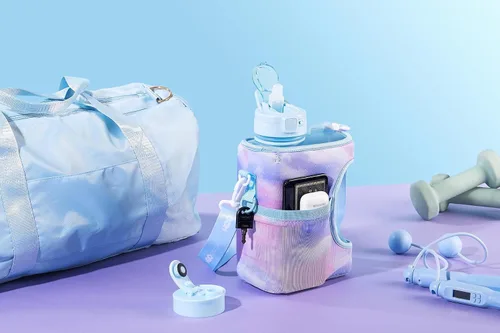 Vista 9 de H2O Capsule Paquete económico de botella de agua cuadrada de medio galón, botella de agua de 2.2 L con correa, 2 fundas, tapa con popote cubierta
