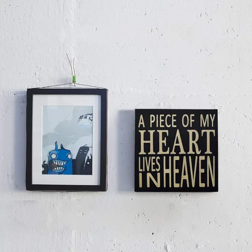 Vista 2 de Cartel de madera con texto en inglés "Saying A Piece of My Heart Lives in Heaven", decoración de oficina para escritorio, cubículo, caja de citas