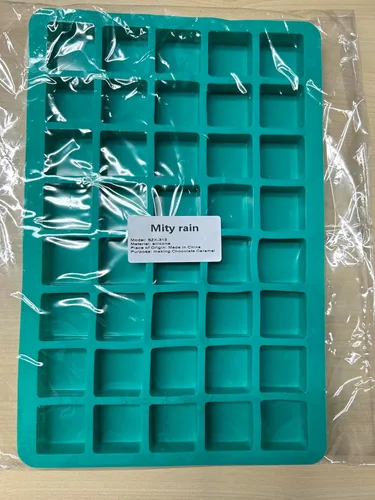 Vista 7 de Mity Rain Moldes de silicona cuadrados de trufa de chocolate y caramelo duro de 40 cavidades