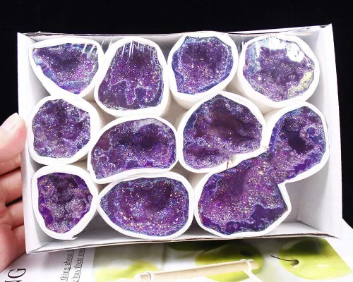 Vista 12 de StoneStory Cristal de roca natural de cuarzo recubierto de titanio, geoda de cristal curativo Reiki, espécimen mineral drusa azul, decoración
