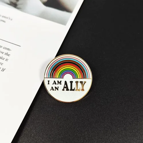 Vista 5 de Arturbo Bandera del Orgullo LGBTQ - Broches de solapa esmaltados de arco iris, insignias divertidas para ropa, bolsas, mochilas, sombreros