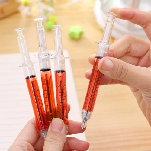Vista 6 de Bolígrafos de escritura a granel, paquete de 60 bolígrafos de escritura a granel para uso en oficina, diseño médico estilo jeringa, tinta negra