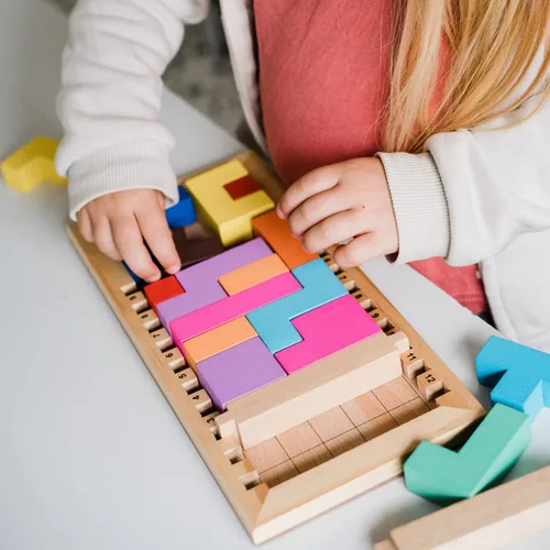 Vista 4 de Katamino Family Juego de rompecabezas de madera para niños y padres Juegos de mesa educativos para niños pequeños y niños de todos los niveles