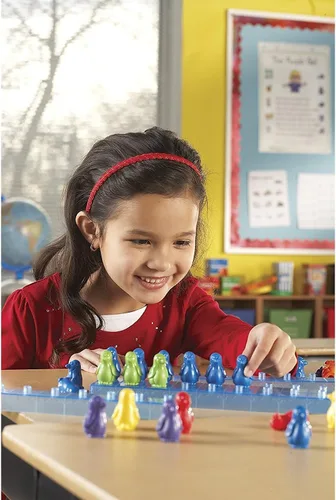 Vista 6 de Learning Resources Juego de actividades matemáticas de pingüinos sobre
