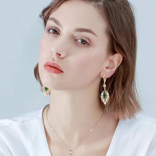 Vista 2 de EXTREE Aretes de diamantes de imitación para el día de San Valentín para mujer, aretes de diseño plateado y oro rubí