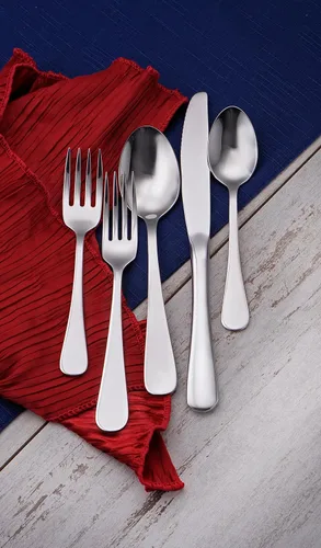 Vista 5 de Liberty Tabletop Patriot - Juego de cubiertos de 65 piezas para 12 cubiertos de acero inoxidable 18/10 fabricados en Estados Unidos
