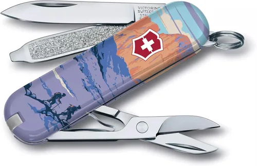 Vista 8 de Victorinox Classic SD Swiss Army – Navaja suiza de bolsillo, compacta, 7 funciones, navaja de bolsillo fabricada en Suiza con hoja pequeña Parque