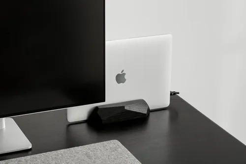 Vista 6 de Oakywood Soporte vertical de madera para laptop, base de madera ajustable para escritorio, compatible con todos los MacBook Pro, MacBook Air, iPad