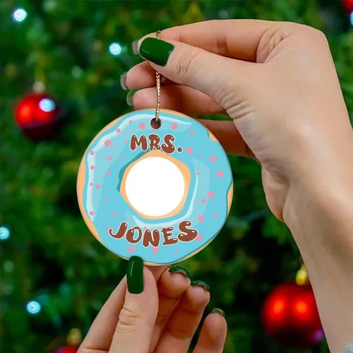 Vista 4 de Adornos de árbol de Navidad con nombre personalizado en donas, adorno de Navidad, adorno de recuerdo, decoración del hogar, colgantes colgantes