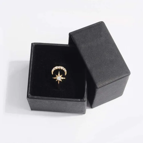 Vista 3 de Artilady Gold Emerald Rings for Women, Open Band Adjustable for US 5-10 Dorado