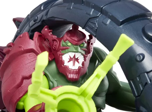 Vista 3 de He-Man and The Masters of the Universe Trap Jaw & Vehicle Set, vehículo con figura de acción de 5.5 pulgadas y accesorio inspirado en la serie