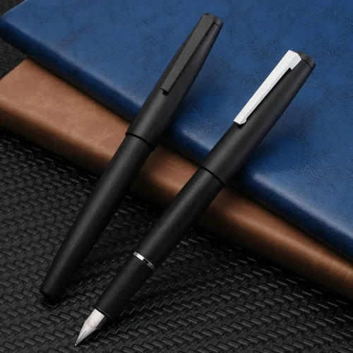 Vista 4 de Jinhao 80 pluma estilográfica de fibra de carbono cepillada negra con convertidor de tinta, 2 unidades, punta de 0.012 in