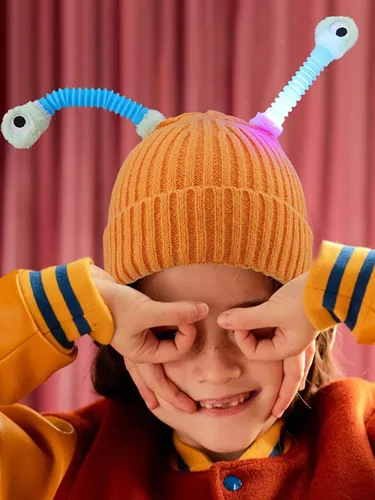 Vista 2 de Gorro de punto con luces LED para adultos y niños