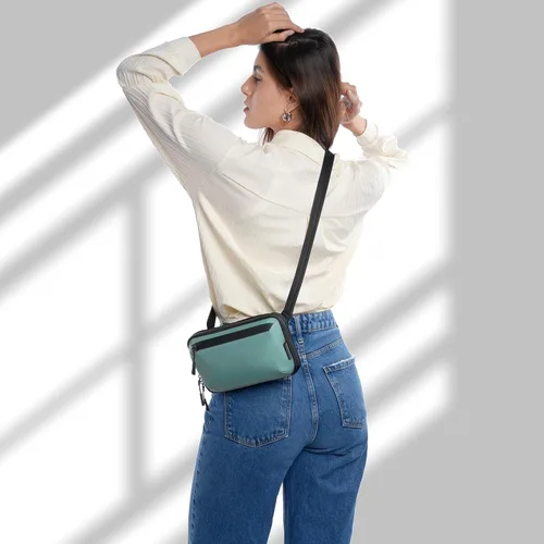Vista 3 de Bolso cruzado pequeño para mujer, bolso de hombro vegano impermeable con tela acolchada de nailon de diamante, respaldo de poliéster 900D