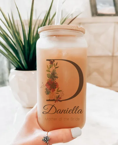 Vista 3 de Juego de vasos de cristal personalizados con pajita, regalo de Navidad, diseño personalizado con tu nombre y título, regalo de dama de honor