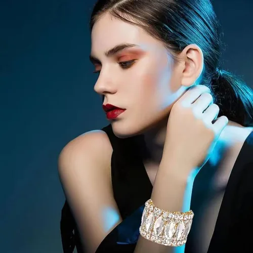 Vista 2 de Elegante brazalete elástico de doble fila con forma de marquesa de cristal para novia, joyería para mujer