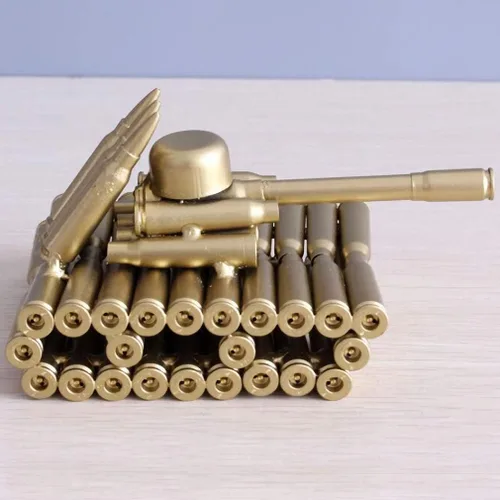 Vista 2 de Escultura de tanque del ejército con forma de casquillo de bala, gran modelo de arte decorativo, regalo para decoración del hogar, sala de estudio