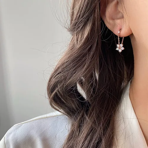Vista 3 de Reffeer 925 Sterling Silver Flower Chain Drop Earrings Hoop for Women Teens Huggie Hoop Dangle Earrings Chain