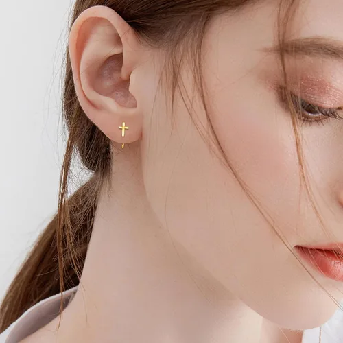 Vista 2 de Aretes de aro de medio aro de 14 quilates de oro macizo, aretes de aro Huggie para mujeres y niñas
