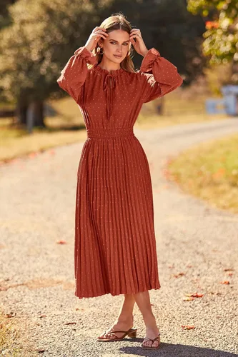 Vista 3 de PRETTYGARDEN Vestido midi de otoño 2024 para mujer, casual, manga larga, cuello en V, lunares suizos, plisado, acampanado, vestidos fluidos