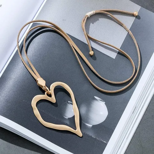 Vista 3 de Collar con colgante de corazón de amor para mujer, joyería de moda, collares largos de suéter Chian