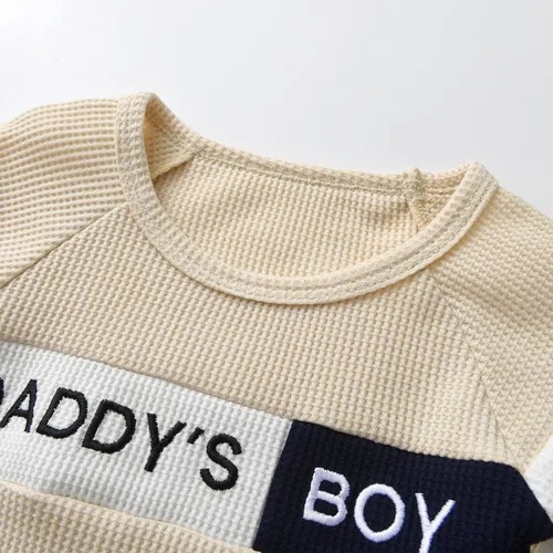 Vista 2 de Conjunto de 2 piezas de sudadera con estampado de letras de manga larga y pantalones para bebé niño