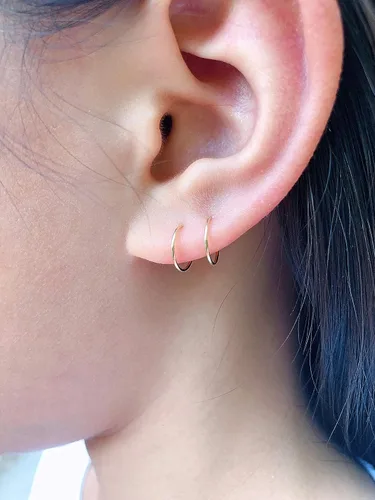 Vista 3 de 14k Gold Filled Small Gold Hoop Earring for Women Girls, 8mm Tiny Thin Gold Huggie Earrings, Non Tarnish Everyday Nap Gold Earrings, 8mm 20 Gauge